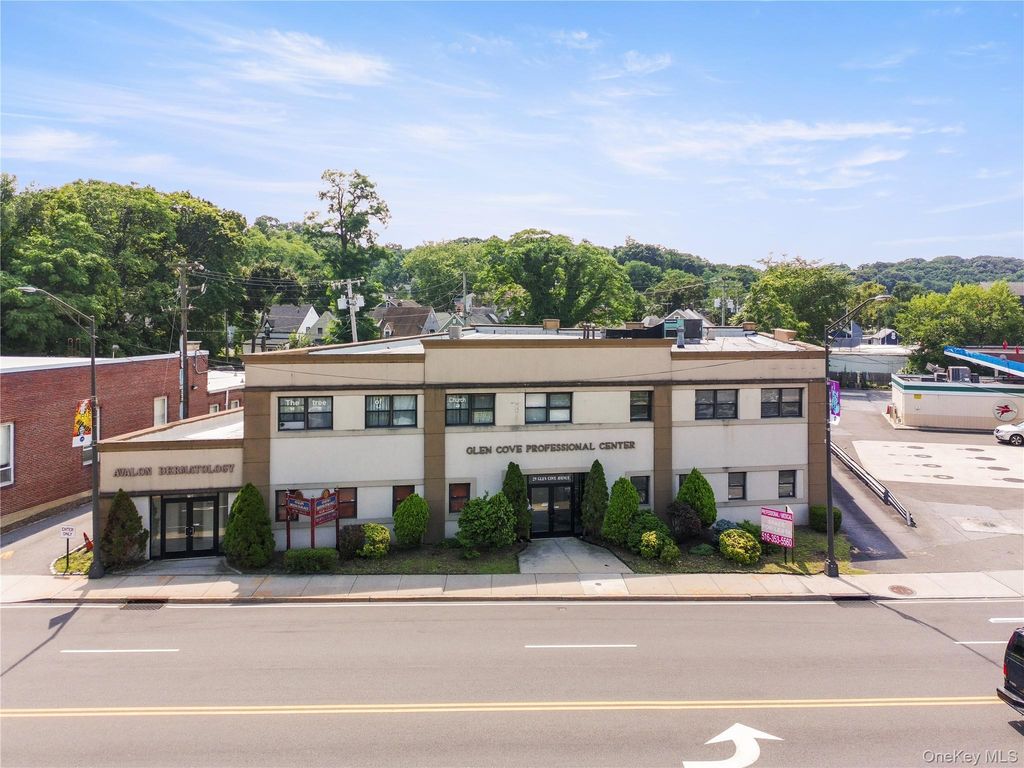 29 Glen Cove Avenue 202, Glen Cove, NY 11542 — exterior