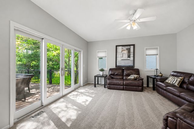 8150 9th Street Place N, Oakdale, MN 55128