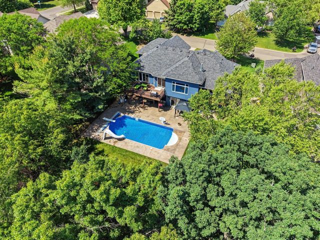 8150 9th Street Place N, Oakdale, MN 55128