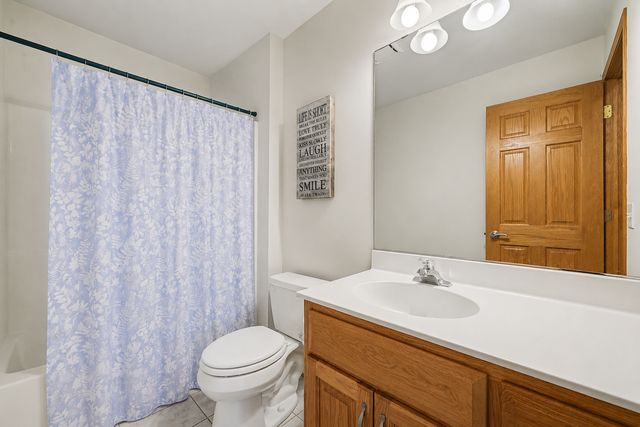 8150 9th Street Place N, Oakdale, MN 55128