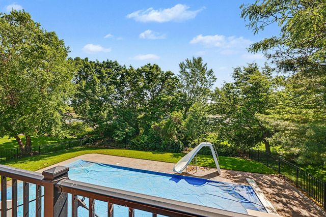8150 9th Street Place N, Oakdale, MN 55128