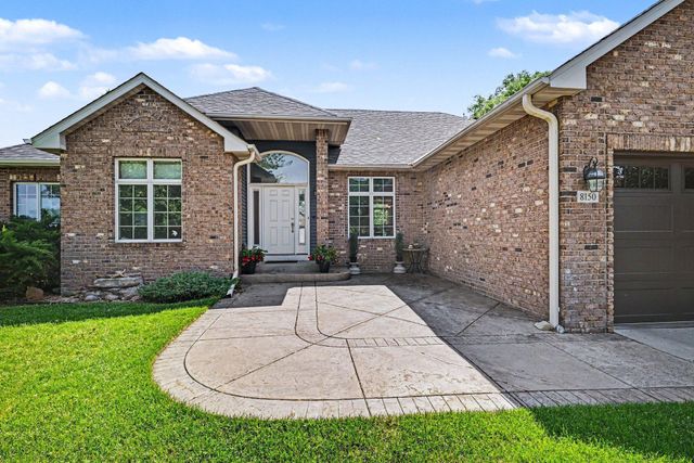 8150 9th Street Place N, Oakdale, MN 55128