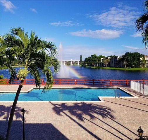 9470 Poinciana Pl 301, Davie, FL 33324