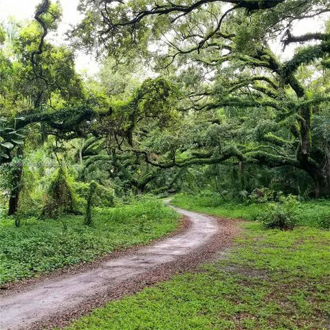 9470 Poinciana Pl 301, Davie, FL 33324