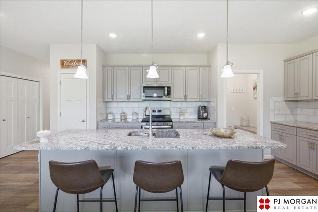 4423 R Street, Omaha, NE 68107