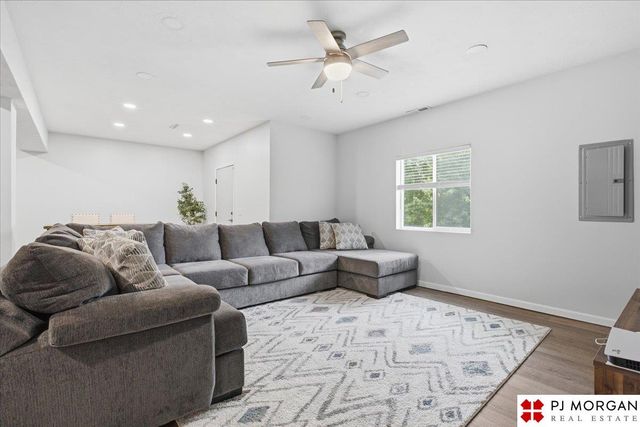 4423 R Street, Omaha, NE 68107