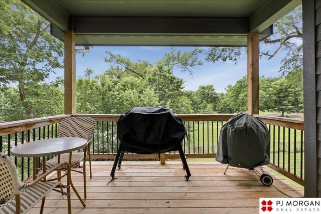 4423 R Street, Omaha, NE 68107