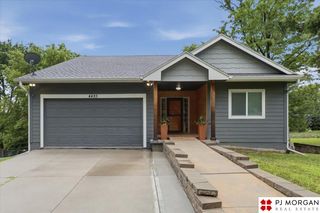 4423 R Street, Omaha, NE 68107