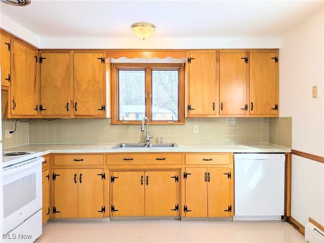 2224 Tennyson Street NW, Massillon, OH 44646