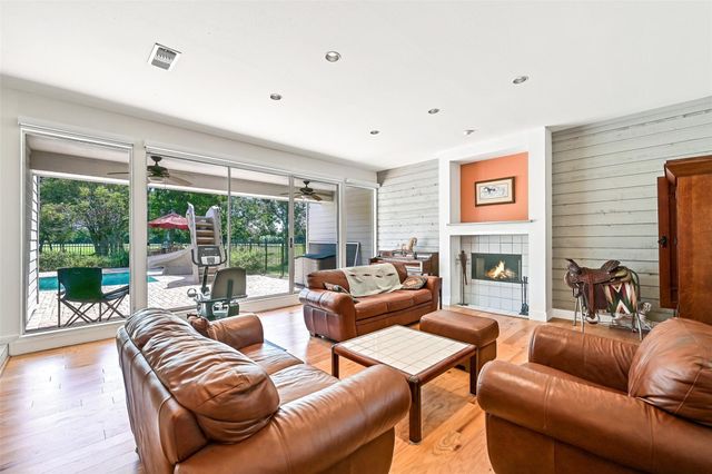 1412 Hollier Road, Friendswood, TX 77546