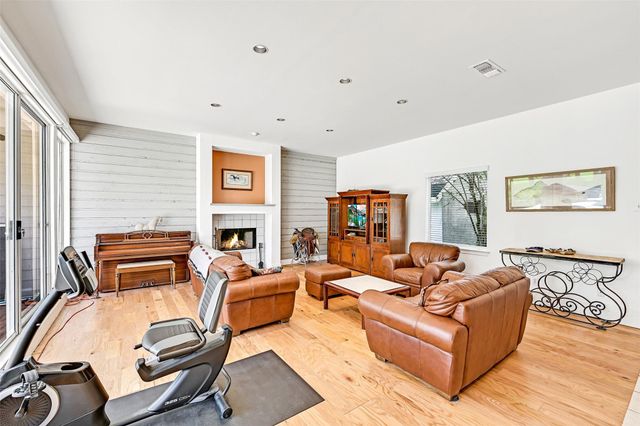 1412 Hollier Road, Friendswood, TX 77546