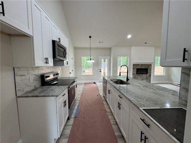 2089 N Hicks Road, Toccoa, GA 30577