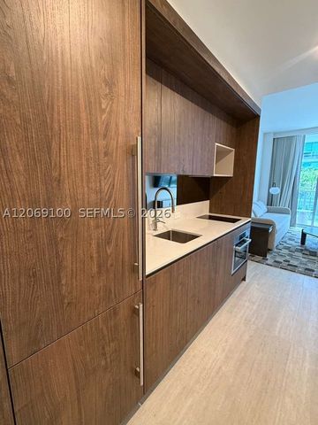 1611 SW 2nd ave 610, Miami, FL 33129