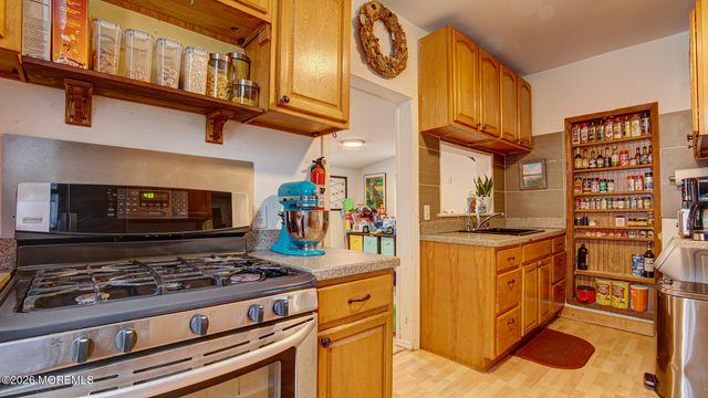 6 Anchor Boulevard, Old Bridge, NJ 08857