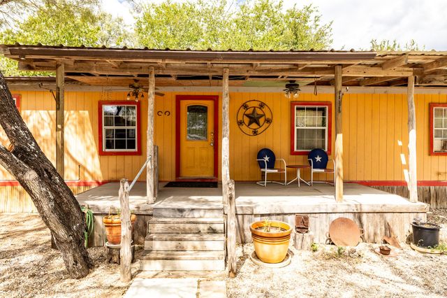 310 Union Hill RD, Luling, TX 78648