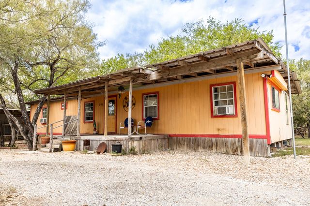 310 Union Hill RD, Luling, TX 78648