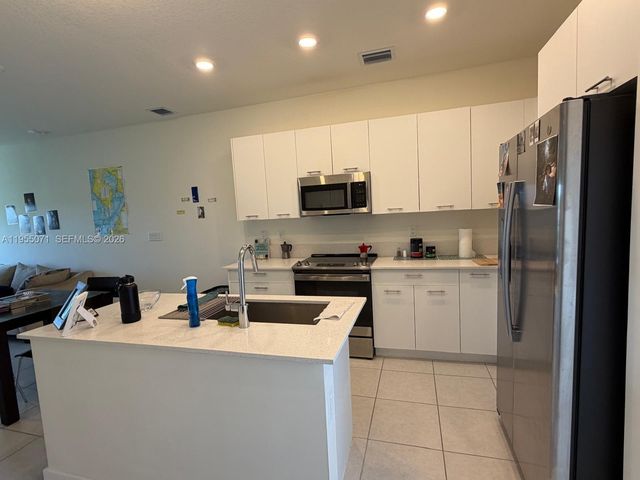 8001 NW 41st Street F310, Doral, FL 33166