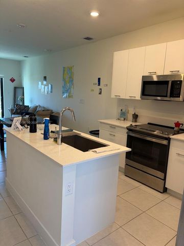 8001 NW 41st Street F310, Doral, FL 33166