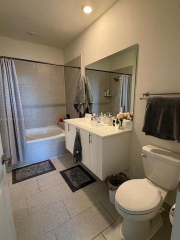 8001 NW 41st Street F310, Doral, FL 33166