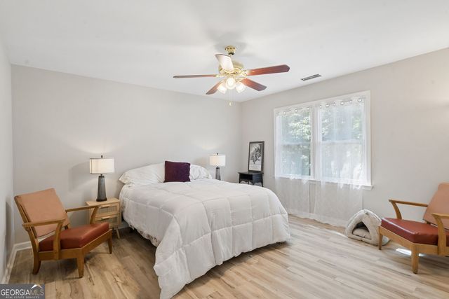 160 Kylemore Pass, Tyrone, GA 30290