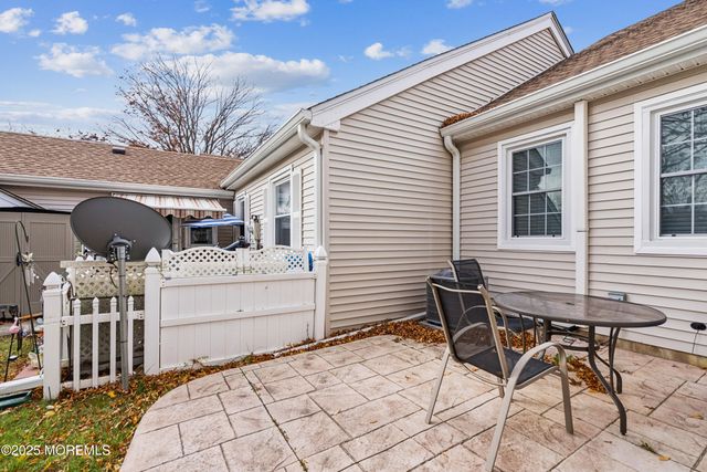120 Muhlen Platz D, Freehold, NJ 07728