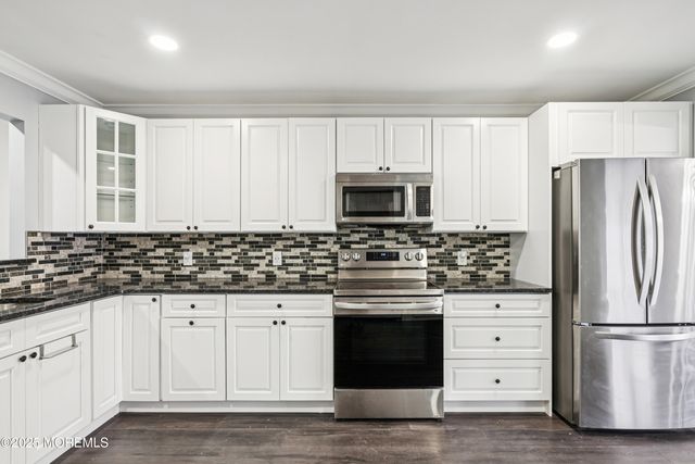 120 Muhlen Platz D, Freehold, NJ 07728