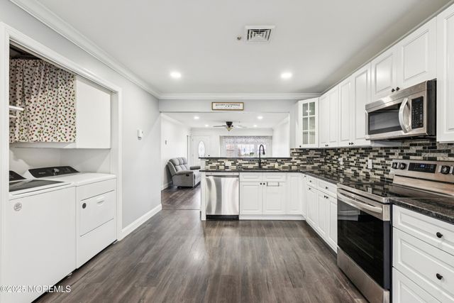 120 Muhlen Platz D, Freehold, NJ 07728