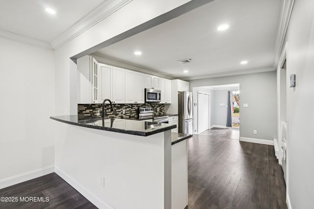 120 Muhlen Platz D, Freehold, NJ 07728