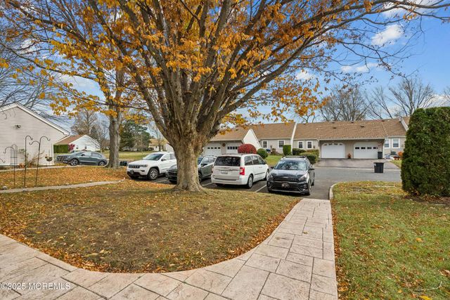 120 Muhlen Platz D, Freehold, NJ 07728