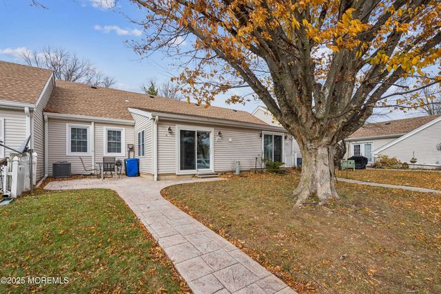 120 Muhlen Platz D, Freehold, NJ 07728