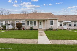 120 Muhlen Platz D, Freehold, NJ 07728