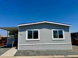 720 E Worth Space 121 Avenue, Porterville, CA 93257