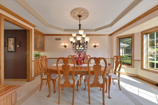 11811 N Lantern LANE, Mequon, WI 53092