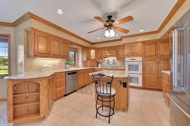 11811 N Lantern LANE, Mequon, WI 53092