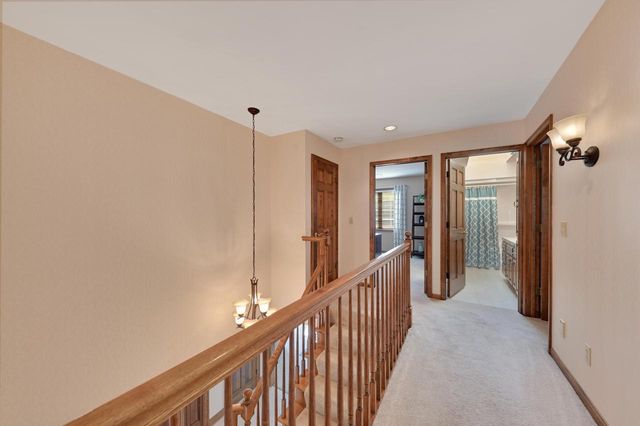 11811 N Lantern LANE, Mequon, WI 53092