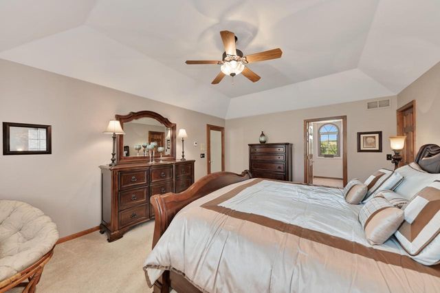 11811 N Lantern LANE, Mequon, WI 53092