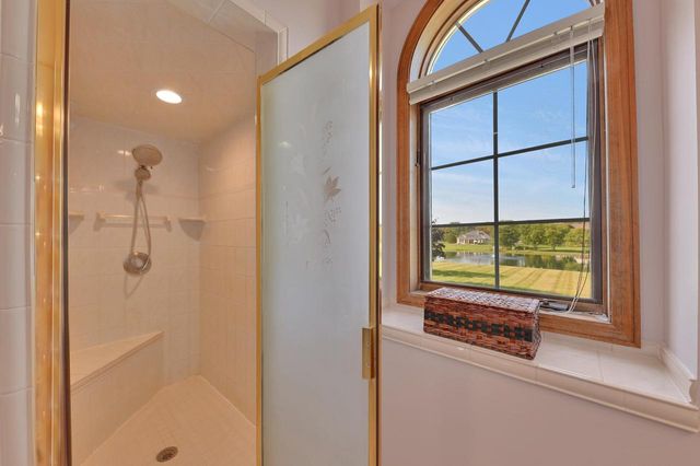 11811 N Lantern LANE, Mequon, WI 53092