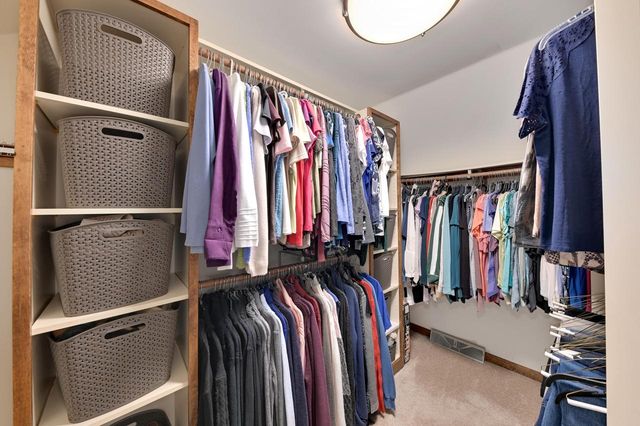 11811 N Lantern LANE, Mequon, WI 53092