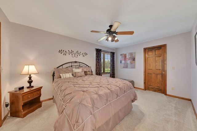 11811 N Lantern LANE, Mequon, WI 53092