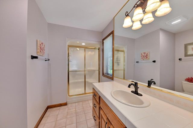 11811 N Lantern LANE, Mequon, WI 53092