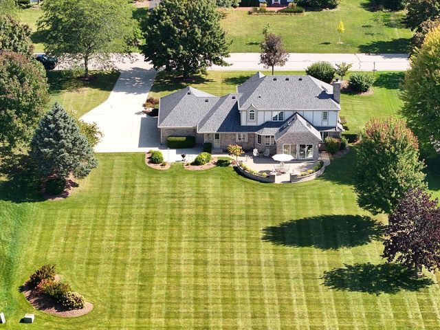 11811 N Lantern LANE, Mequon, WI 53092