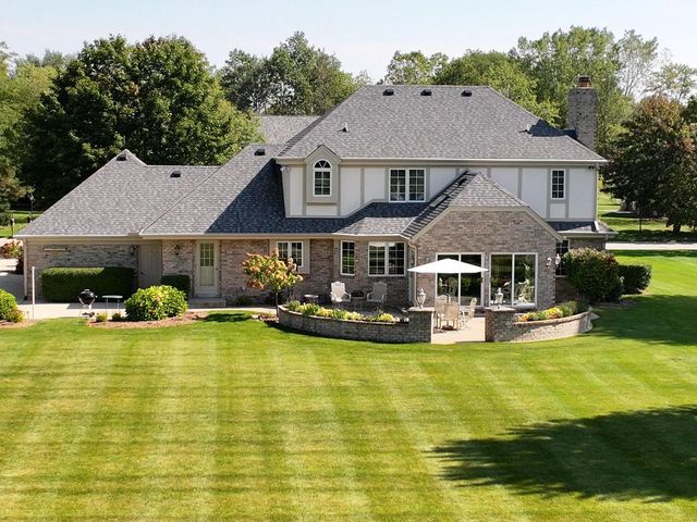 11811 N Lantern LANE, Mequon, WI 53092