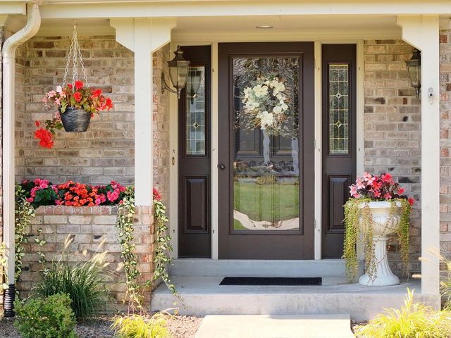 11811 N Lantern LANE, Mequon, WI 53092