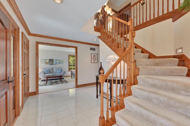 11811 N Lantern LANE, Mequon, WI 53092