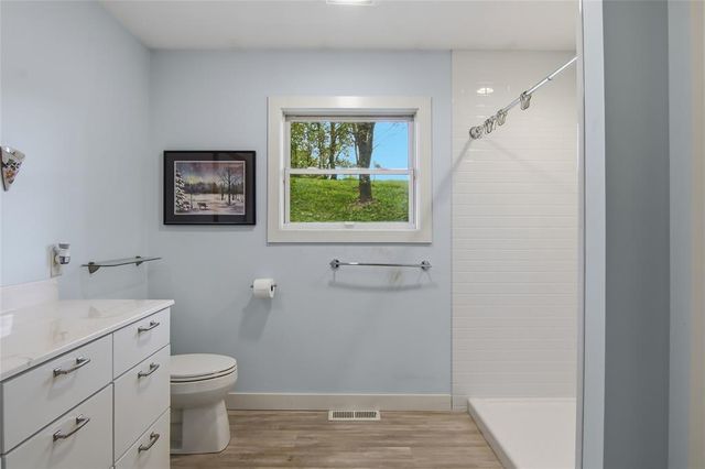 1237 County Road, Roberts, WI 54023