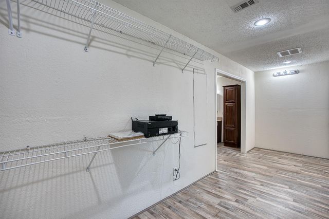 7804 Fm 834 E, Hull, TX 77564