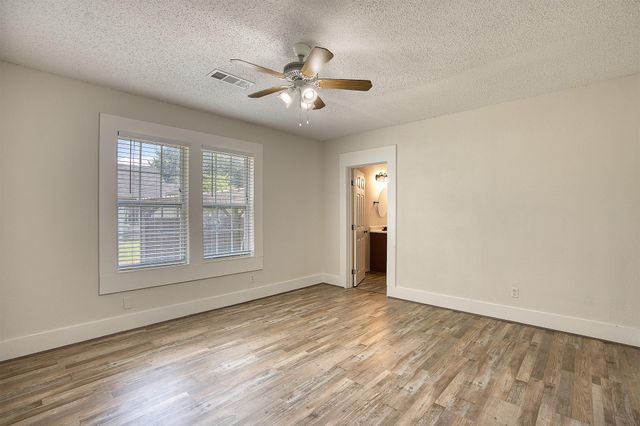 7804 Fm 834 E, Hull, TX 77564