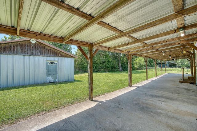7804 Fm 834 E, Hull, TX 77564