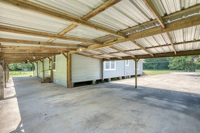 7804 Fm 834 E, Hull, TX 77564