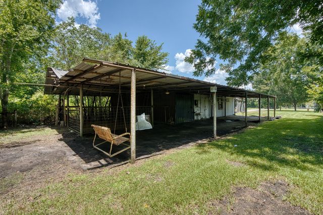7804 Fm 834 E, Hull, TX 77564